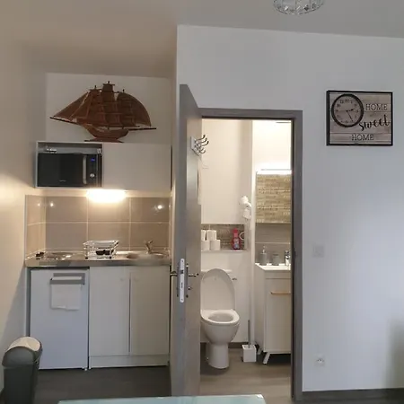 Πανσιόν Meuble Au Rdc , Proche 3*