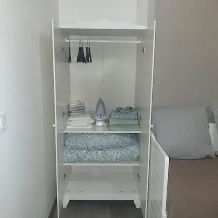 Meuble Au Rdc , Proche Πανσιόν