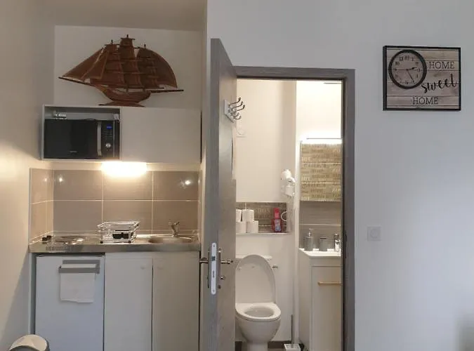 Πανσιόν Meuble Au Rdc , Proche 3*
