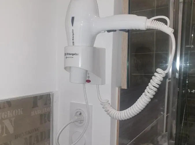 Meuble Au Rdc , Proche Εξ Λε Μπαν