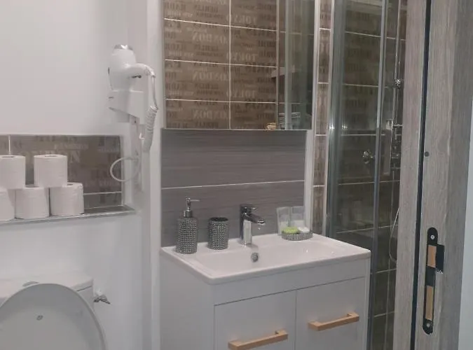 Meuble Au Rdc , Proche 3* Εξ Λε Μπαν