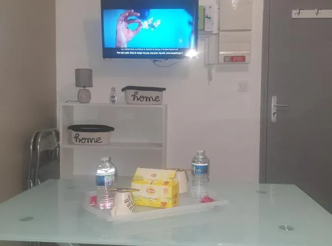 Πανσιόν Meuble Au Rdc , Proche Εξ Λε Μπαν