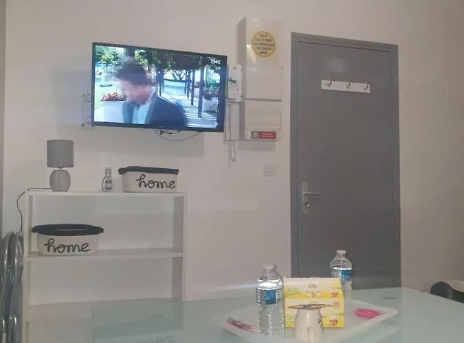 Πανσιόν Meuble Au Rdc , Proche