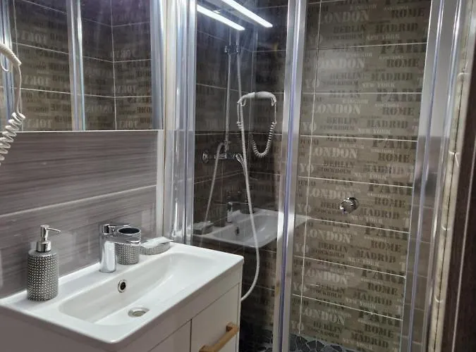 Meuble Au Rdc , Proche Πανσιόν 3*